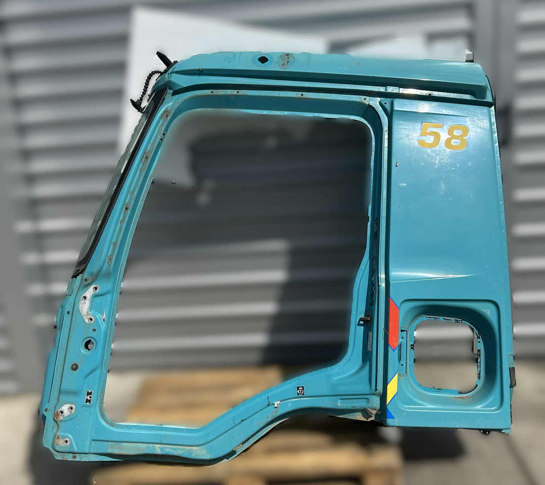 MERCEDES-BENZ AROCS MP4 LEFT SIDE QUARTER PANEL M CLASSIC SPACE - Кабина: фото 1 MERCEDES-BENZ AROCS MP4 LEFT SIDE QUARTER PANEL M CLASSIC SPACE - Кабина: фото 1