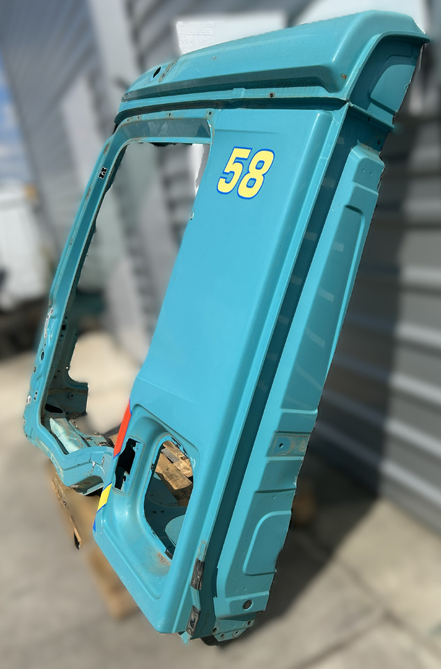 MERCEDES-BENZ AROCS MP4 LEFT SIDE QUARTER PANEL M CLASSIC SPACE - Кабина: фото 2 MERCEDES-BENZ AROCS MP4 LEFT SIDE QUARTER PANEL M CLASSIC SPACE - Кабина: фото 2