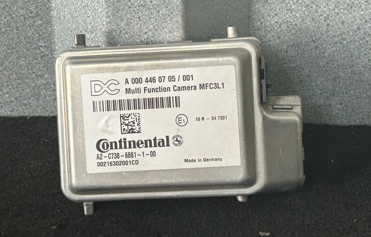 MERCEDES-BENZ AROCS MP4 WINDSCREEN CAMERA LANE ASSISTANT - Сенсор: фото 1 MERCEDES-BENZ AROCS MP4 WINDSCREEN CAMERA LANE ASSISTANT - Сенсор: фото 1