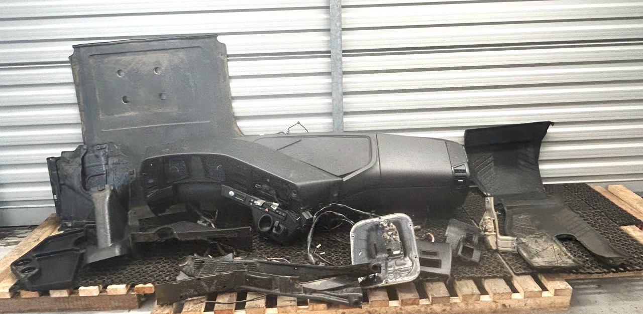 MERCEDES-BENZ KOMPLETNA PRZEKŁADKA WNĘTRZA - DESKA KONSOLA DO ANGLIKA MERCEDES AROCS MP4 - Кабина: фото 1 MERCEDES-BENZ KOMPLETNA PRZEKŁADKA WNĘTRZA - DESKA KONSOLA DO ANGLIKA MERCEDES AROCS MP4 - Кабина: фото 1