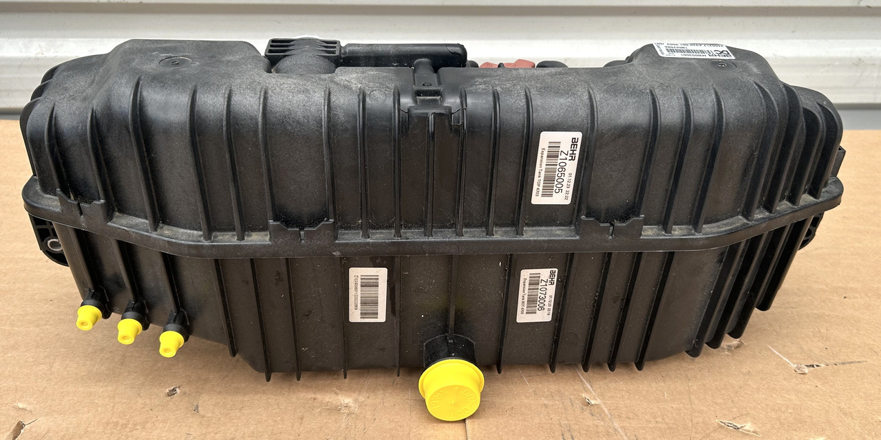 MERCEDES COOLANT EXPANSION TANK AROCS ACTROS MP4 MP5 - Расширительный бачок: фото 2 MERCEDES COOLANT EXPANSION TANK AROCS ACTROS MP4 MP5 - Расширительный бачок: фото 2