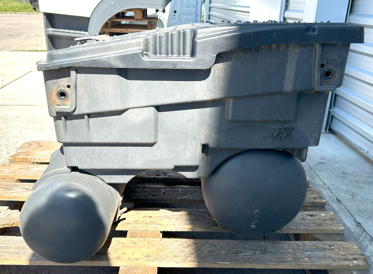 Mercedes AROCS MP4 BATTERY BOX WITH CYLINDERS - Аккумулятор для Грузовиков: фото 4 Mercedes AROCS MP4 BATTERY BOX WITH CYLINDERS - Аккумулятор для Грузовиков: фото 4