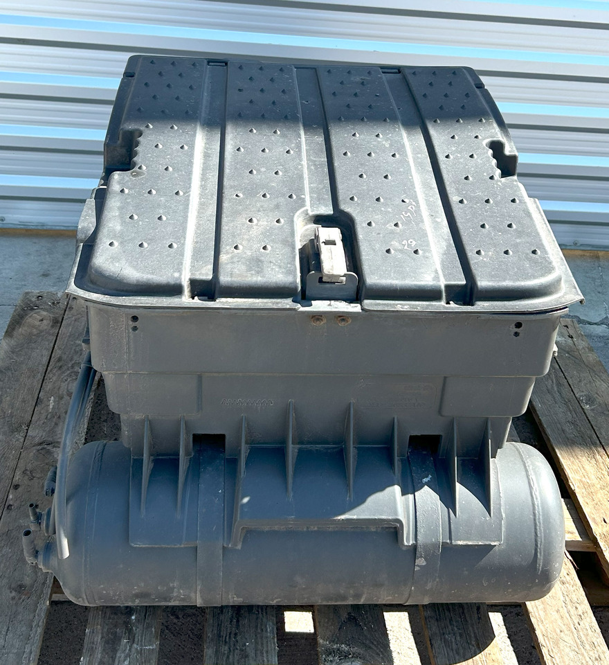 Mercedes AROCS MP4 BATTERY BOX WITH CYLINDERS - Аккумулятор для Грузовиков: фото 3 Mercedes AROCS MP4 BATTERY BOX WITH CYLINDERS - Аккумулятор для Грузовиков: фото 3