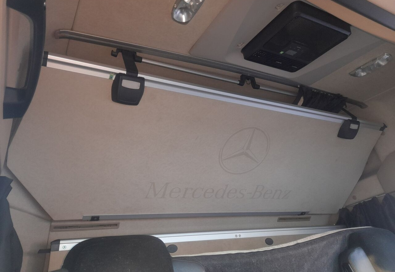 Mercedes-Benz ACTROS Mercedes-Benz - Кабина и интерьер для Грузовиков: фото 1 Mercedes-Benz ACTROS Mercedes-Benz - Кабина и интерьер для Грузовиков: фото 1