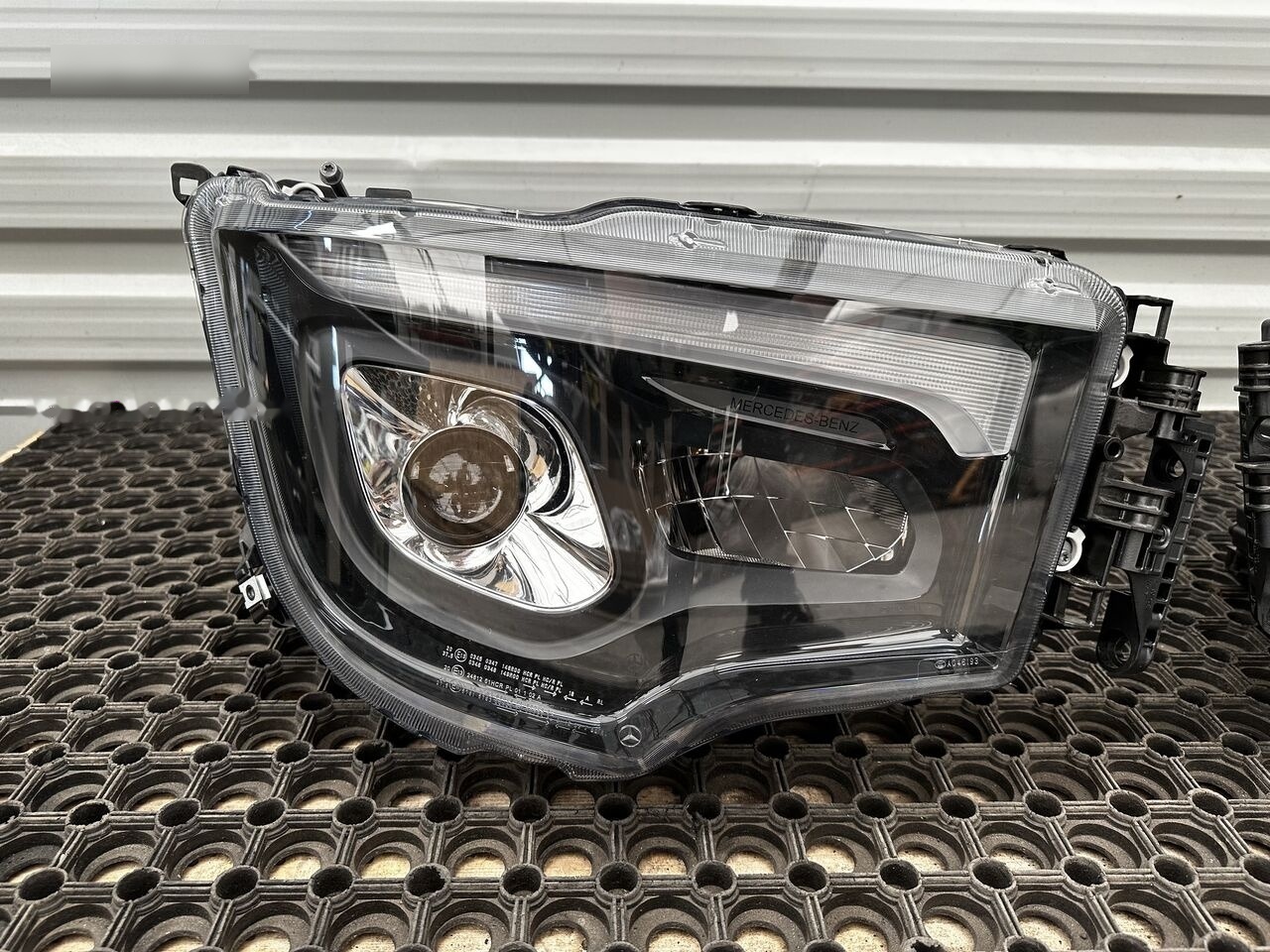 Mercedes-Benz LED ACTROS AROCS MP5 Mercedes-Benz ACTROS MP4 - Передняя фара для Грузовиков: фото 3 Mercedes-Benz LED ACTROS AROCS MP5 Mercedes-Benz ACTROS MP4 - Передняя фара для Грузовиков: фото 3