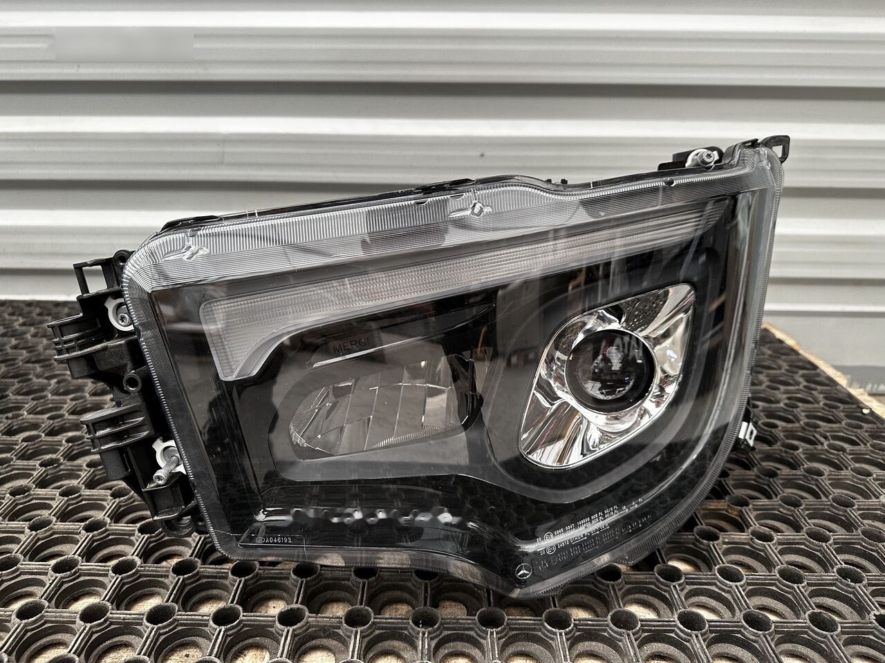 Mercedes-Benz LED ACTROS AROCS MP5 Mercedes-Benz ACTROS MP4 - Передняя фара для Грузовиков: фото 2 Mercedes-Benz LED ACTROS AROCS MP5 Mercedes-Benz ACTROS MP4 - Передняя фара для Грузовиков: фото 2
