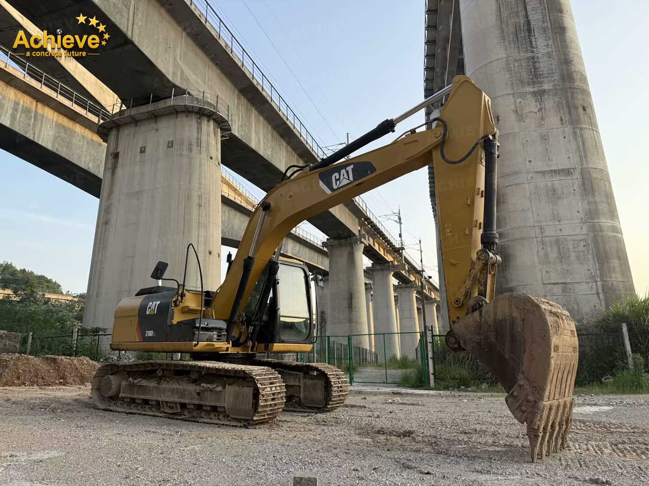 Caterpillar 318DL hydraulic excavator 0.72-0.8 m³ 91 kw/rpm 42.0-42.3 kN Cat® C4.2 【ACHIEVE】 TOP CONDITION!!! - Гусеничный экскаватор: фото 1 Caterpillar 318DL hydraulic excavator 0.72-0.8 m³ 91 kw/rpm 42.0-42.3 kN Cat® C4.2 【ACHIEVE】 TOP CONDITION!!! - Гусеничный экскаватор: фото 1
