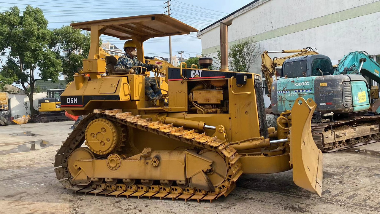Caterpillar Bulldozer CAT D5H, D5K Cheap Japan Origin Bulldozer - Бульдозер: фото 4 Caterpillar Bulldozer CAT D5H, D5K Cheap Japan Origin Bulldozer - Бульдозер: фото 4