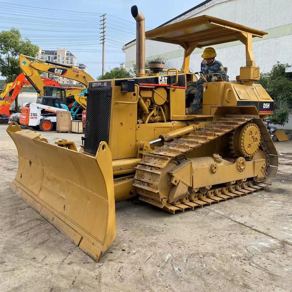 Caterpillar Bulldozer CAT D5H, D5K Cheap Japan Origin Bulldozer - Бульдозер: фото 1 Caterpillar Bulldozer CAT D5H, D5K Cheap Japan Origin Bulldozer - Бульдозер: фото 1