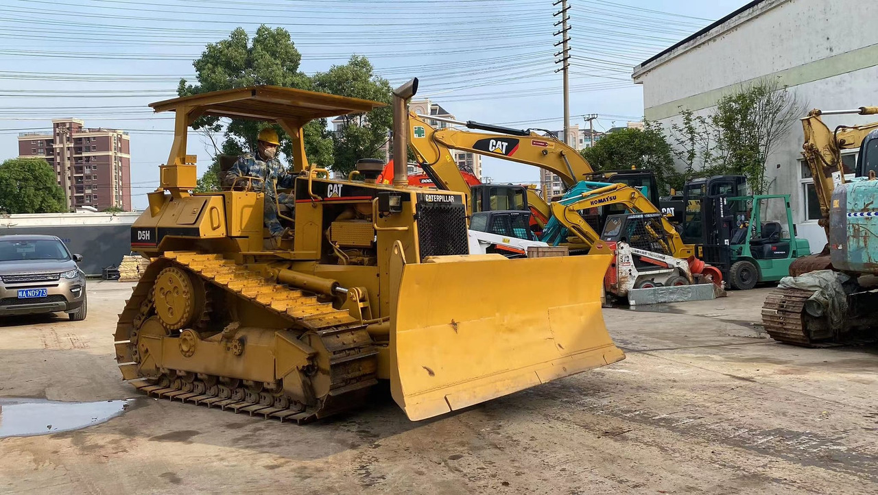 Caterpillar Bulldozer CAT D5H, D5K Cheap Japan Origin Bulldozer - Бульдозер: фото 3 Caterpillar Bulldozer CAT D5H, D5K Cheap Japan Origin Bulldozer - Бульдозер: фото 3