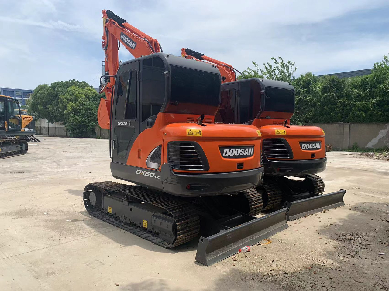 DOOSAN DX60 Good price 6 ton Small Excavator - Гусеничный экскаватор: фото 3 DOOSAN DX60 Good price 6 ton Small Excavator - Гусеничный экскаватор: фото 3