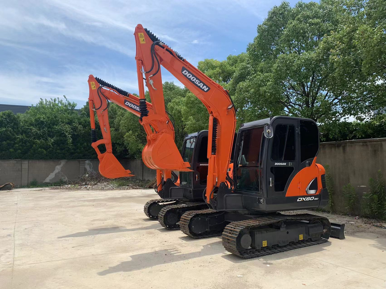 DOOSAN DX60 Good price 6 ton Small Excavator - Гусеничный экскаватор: фото 2 DOOSAN DX60 Good price 6 ton Small Excavator - Гусеничный экскаватор: фото 2