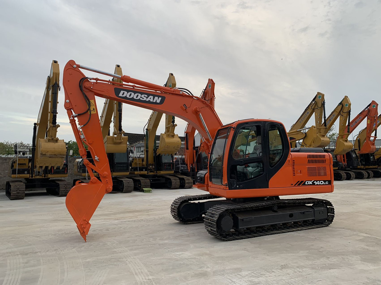 Doosan DX140 Chain Excavator Korea Origin 14 ton Excavator - Гусеничный экскаватор: фото 2 Doosan DX140 Chain Excavator Korea Origin 14 ton Excavator - Гусеничный экскаватор: фото 2