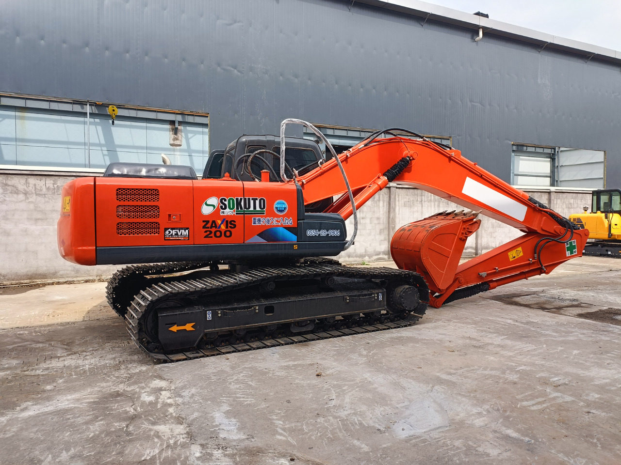 Hitachi ZX200 Used Condition Excavator Good Price - Гусеничный экскаватор: фото 1 Hitachi ZX200 Used Condition Excavator Good Price - Гусеничный экскаватор: фото 1