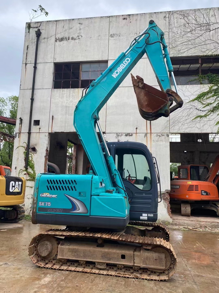 Kobelco SK75, SK55 Original Condition Japan Excavator - Гусеничный экскаватор: фото 3 Kobelco SK75, SK55 Original Condition Japan Excavator - Гусеничный экскаватор: фото 3