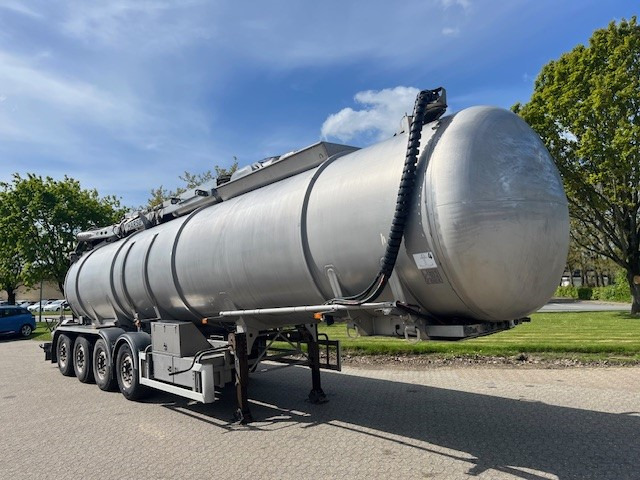 Hareso Nordic tank - Полуприцеп-цистерна: фото 1 Hareso Nordic tank - Полуприцеп-цистерна: фото 1