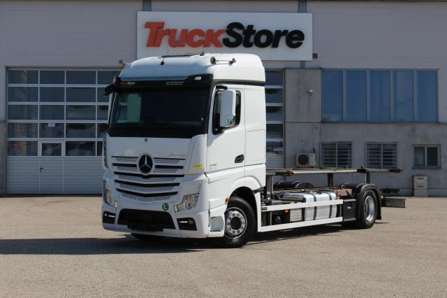 Mercedes-Benz Actros 1848 L - Грузовик-контейнеровоз/ Сменный кузов: фото 1 Mercedes-Benz Actros 1848 L - Грузовик-контейнеровоз/ Сменный кузов: фото 1