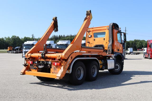 Mercedes-Benz Arocs 3353K ABSETZER - Портальный бункеровоз: фото 3 Mercedes-Benz Arocs 3353K ABSETZER - Портальный бункеровоз: фото 3