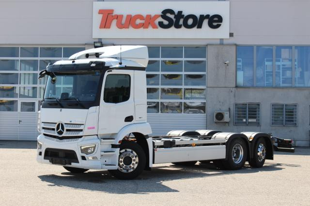 Mercedes-Benz eActros 300 L ENIN FÄHIG! - Грузовик-шасси: фото 1 Mercedes-Benz eActros 300 L ENIN FÄHIG! - Грузовик-шасси: фото 1