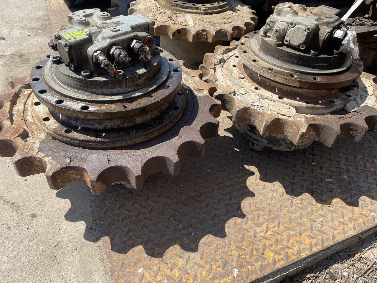 HITACHI EX 215 - Бортовой редуктор для Гусеничных экскаваторов: фото 3 HITACHI EX 215 - Бортовой редуктор для Гусеничных экскаваторов: фото 3