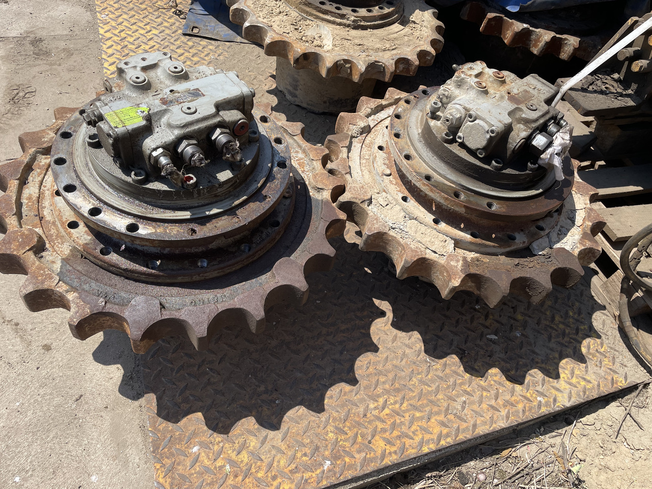 HITACHI EX 215 - Бортовой редуктор для Гусеничных экскаваторов: фото 1 HITACHI EX 215 - Бортовой редуктор для Гусеничных экскаваторов: фото 1