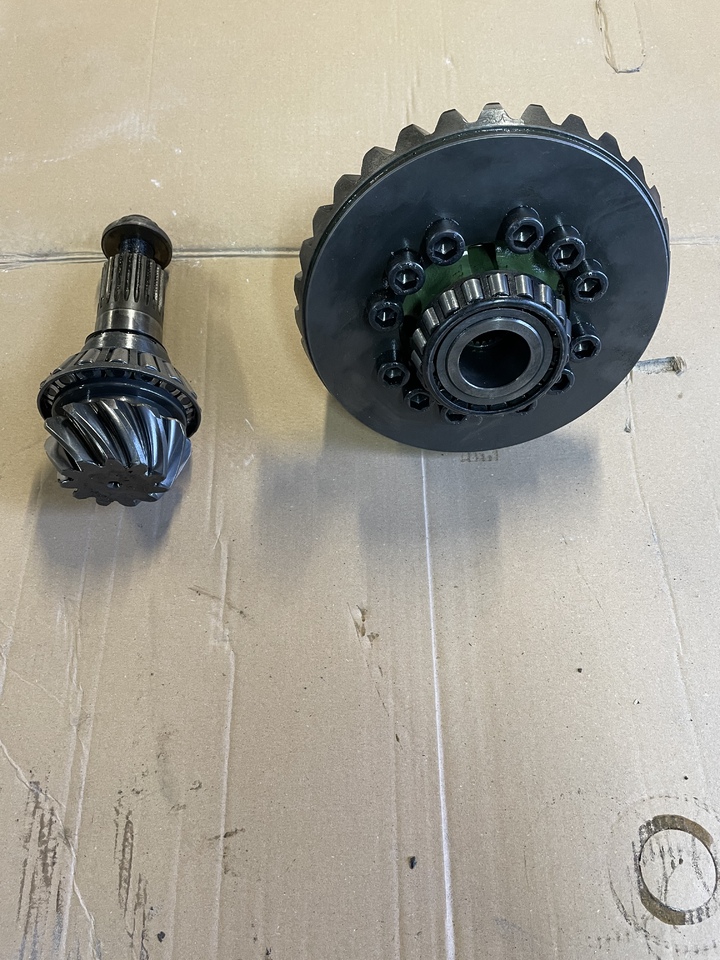 NEW HOLLAND MH PLUS - Дифференциал для Колёсных экскаваторов: фото 2 NEW HOLLAND MH PLUS - Дифференциал для Колёсных экскаваторов: фото 2