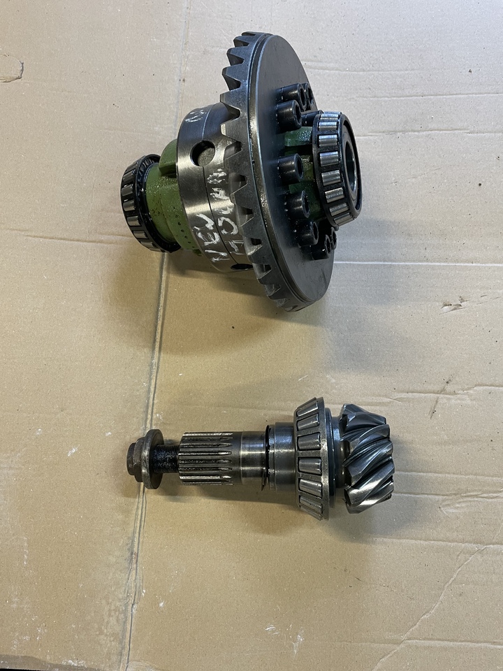 NEW HOLLAND MH PLUS - Дифференциал для Колёсных экскаваторов: фото 3 NEW HOLLAND MH PLUS - Дифференциал для Колёсных экскаваторов: фото 3