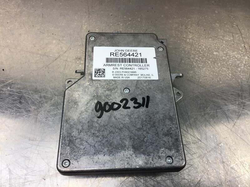 John Deere John Deere Armsrest Control - Кабина и интерьер: фото 1 John Deere John Deere Armsrest Control - Кабина и интерьер: фото 1