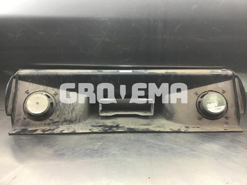 Liebherr A904C Li / A900C Li / A316 Li / A314 Li / A944C Li / A914C li / A934C Li EDC / A924C Li / R944C Li / A311 Li / R904C / R914C / R - Кабина и интерьер: фото 3 Liebherr A904C Li / A900C Li / A316 Li / A314 Li / A944C Li / A914C li / A934C Li EDC / A924C Li / R944C Li / A311 Li / R904C / R914C / R - Кабина и интерьер: фото 3