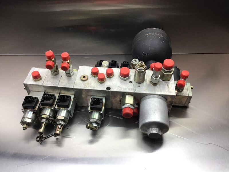 Liebherr A944C Li / A934C Li / R944C Li / R954C / A954C Li / R934C - Гидравлика: фото 1 Liebherr A944C Li / A934C Li / R944C Li / R954C / A954C Li / R934C - Гидравлика: фото 1