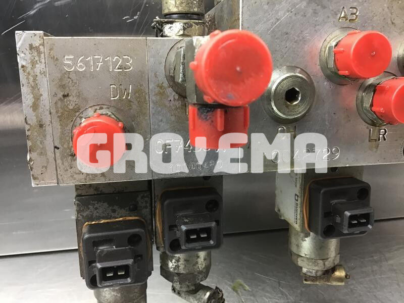 Liebherr A944C Li / A934C Li / R944C Li / R954C / A954C Li / R934C - Гидравлика: фото 3 Liebherr A944C Li / A934C Li / R944C Li / R954C / A954C Li / R934C - Гидравлика: фото 3