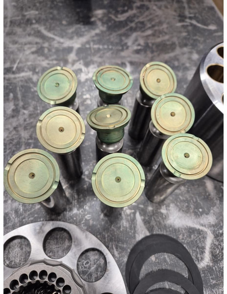 Liebherr A944C Li / A944B Li / R944C Li - Гидравлика: фото 4 Liebherr A944C Li / A944B Li / R944C Li - Гидравлика: фото 4