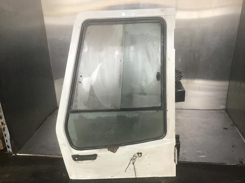 Liebherr Cabin Door - Дверь и запчасти: фото 2 Liebherr Cabin Door - Дверь и запчасти: фото 2