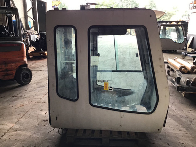 Кабина и интерьер Liebherr Cabin: фото 7