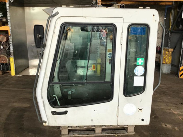 Кабина и интерьер Liebherr Cabin: фото 12