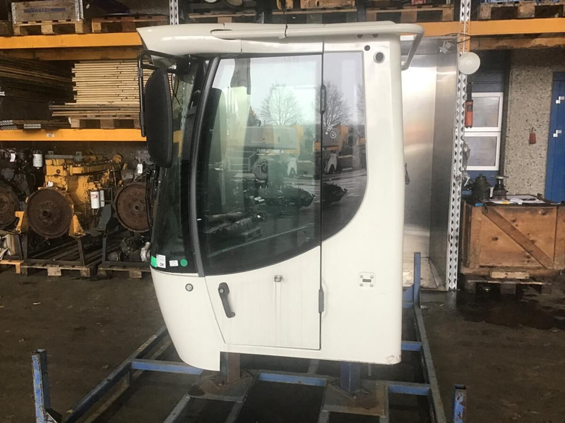 Liebherr Cabin - Кабина и интерьер: фото 1 Liebherr Cabin - Кабина и интерьер: фото 1