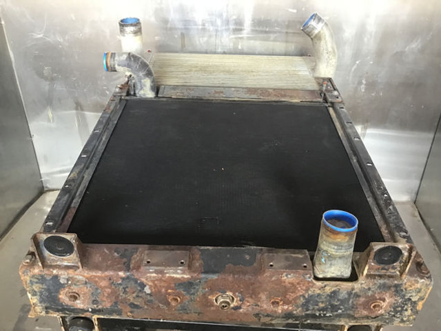 Liebherr Combined Radiator - Радиатор: фото 1 Liebherr Combined Radiator - Радиатор: фото 1