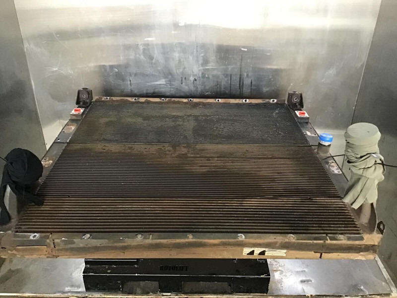 Liebherr Combined Radiator - Радиатор: фото 1 Liebherr Combined Radiator - Радиатор: фото 1