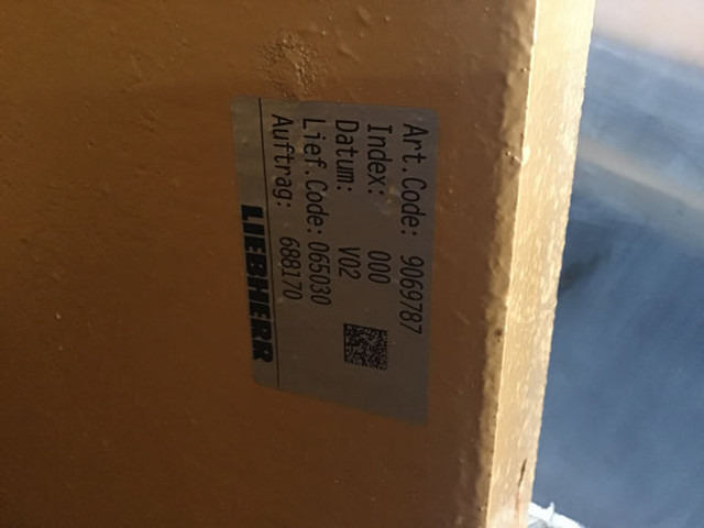 Liebherr Counterweight Left - Противовес для Строительной техники: фото 2 Liebherr Counterweight Left - Противовес для Строительной техники: фото 2