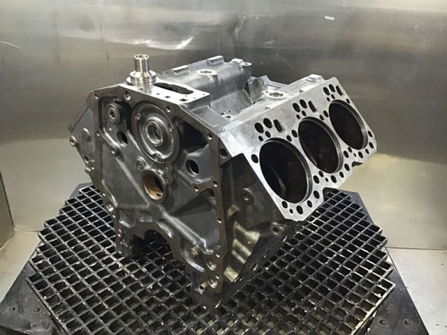 Liebherr Crankcase - Впускная труба: фото 3 Liebherr Crankcase - Впускная труба: фото 3