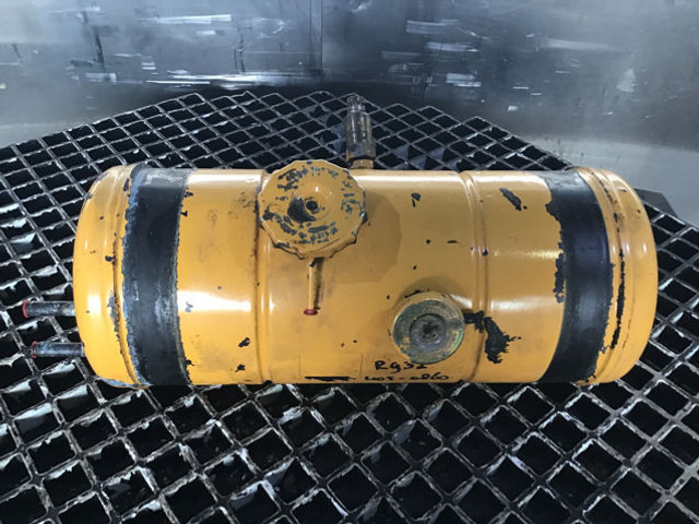 Liebherr Equalizing Reservoir - Расширительный бачок: фото 4 Liebherr Equalizing Reservoir - Расширительный бачок: фото 4