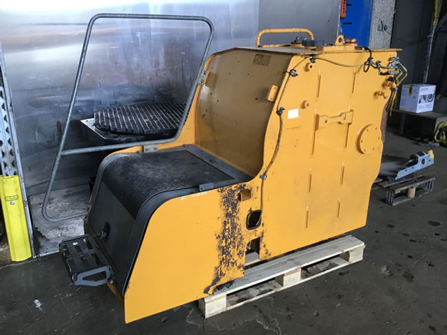 Liebherr Fuel Tank - Топливный бак: фото 5 Liebherr Fuel Tank - Топливный бак: фото 5