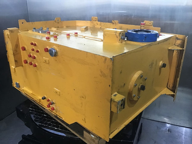Liebherr Hydraulic Tank - Бак для гидравлической жидкости: фото 2 Liebherr Hydraulic Tank - Бак для гидравлической жидкости: фото 2