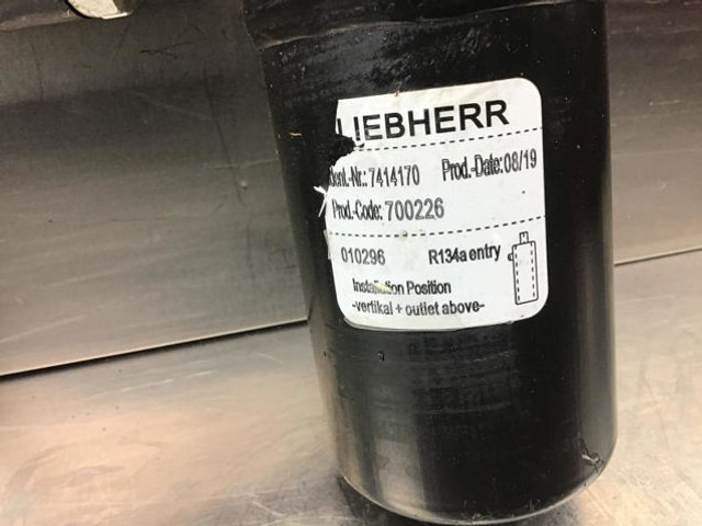 Liebherr L507 / L586 / L584 / L580 / L576 / L574 / L566 / L556 / L554 / L550 / L546 / L544 / L542 / L538 / L534 / L528 / L524 / L518 / L5 - Воздушный фильтр: фото 2 Liebherr L507 / L586 / L584 / L580 / L576 / L574 / L566 / L556 / L554 / L550 / L546 / L544 / L542 / L538 / L534 / L528 / L524 / L518 / L5 - Воздушный фильтр: фото 2