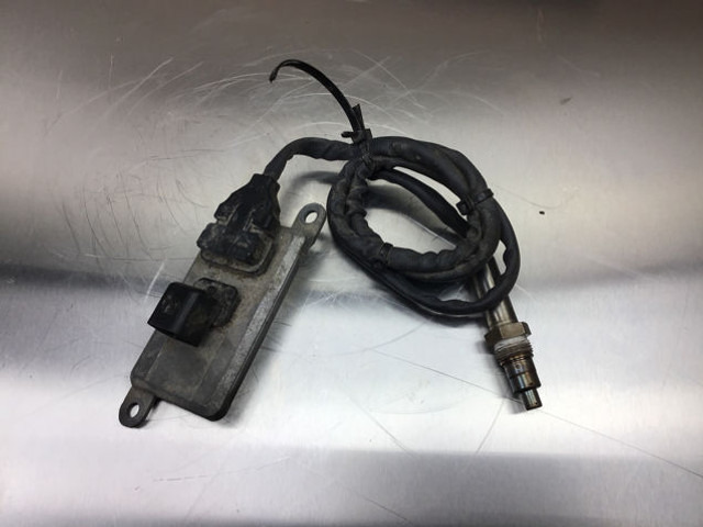 Liebherr Nox Sensor - Сенсор: фото 3 Liebherr Nox Sensor - Сенсор: фото 3