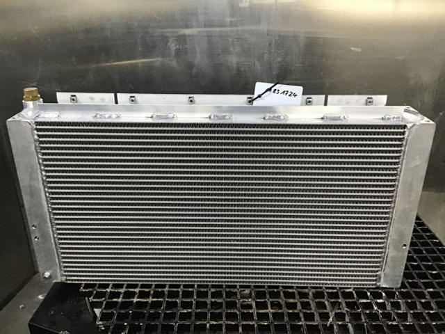 Liebherr Oil Cooler - Масляный радиатор: фото 2 Liebherr Oil Cooler - Масляный радиатор: фото 2