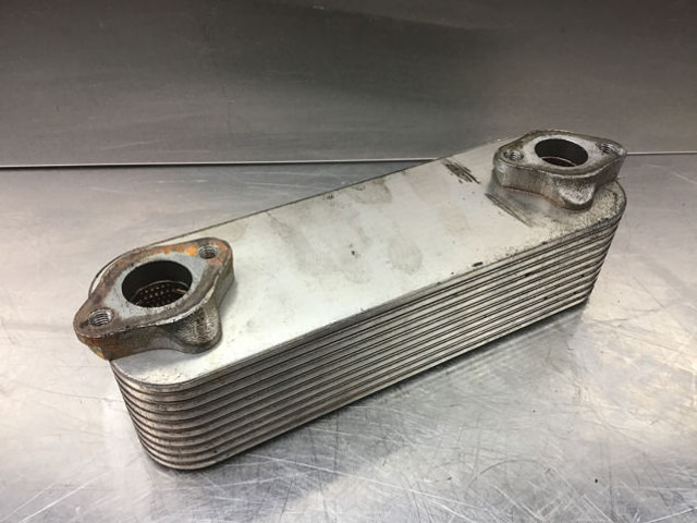 Liebherr Oil Cooler - Масляный радиатор: фото 2 Liebherr Oil Cooler - Масляный радиатор: фото 2