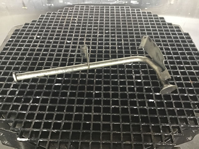 Liebherr Oil Suction Pipe - Двигатель и запчасти: фото 3 Liebherr Oil Suction Pipe - Двигатель и запчасти: фото 3