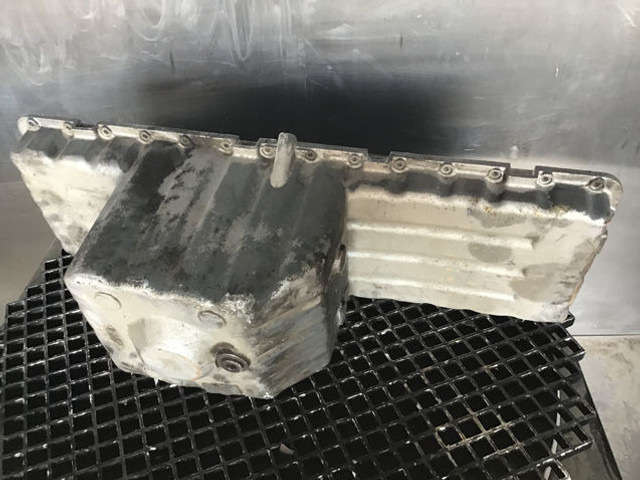 Liebherr Oil Sump - Картер: фото 3 Liebherr Oil Sump - Картер: фото 3