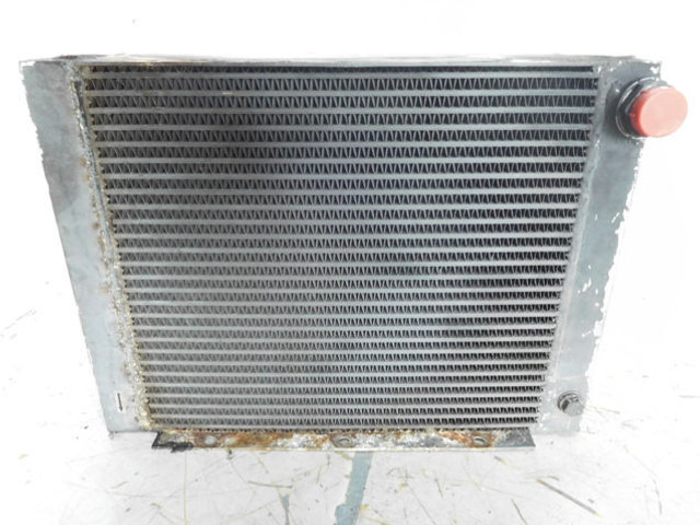 Liebherr Oilcooler - Масляный радиатор: фото 1 Liebherr Oilcooler - Масляный радиатор: фото 1